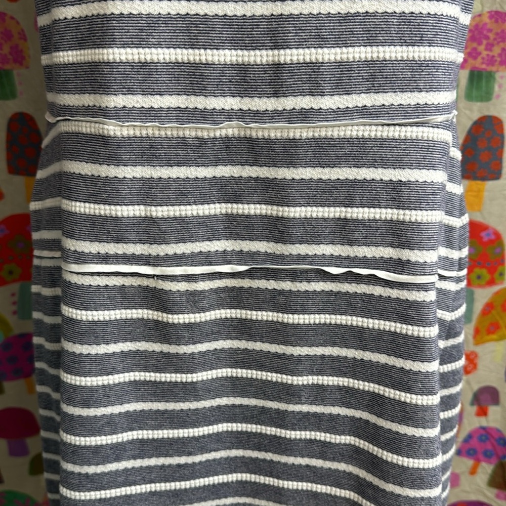 STS Sail to Sable Short Sleeve Zip Back Dress. Medium - Picture 2 of 8